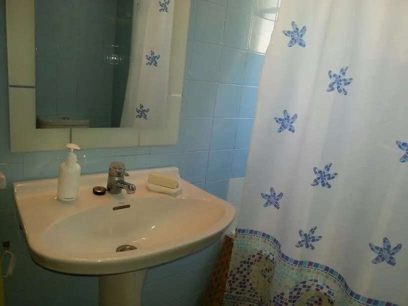 Spacious Flat With Sea Views, 3 Bedrooms, 2 Bathrooms And Next To The Beach!! Roda de Bera Apartment