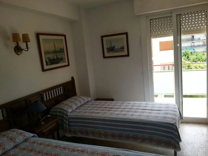 Apartment Spacious Flat With Sea Views, 3 Bedrooms, 2 Bathrooms And Next To The Beach!! Roda de Bera