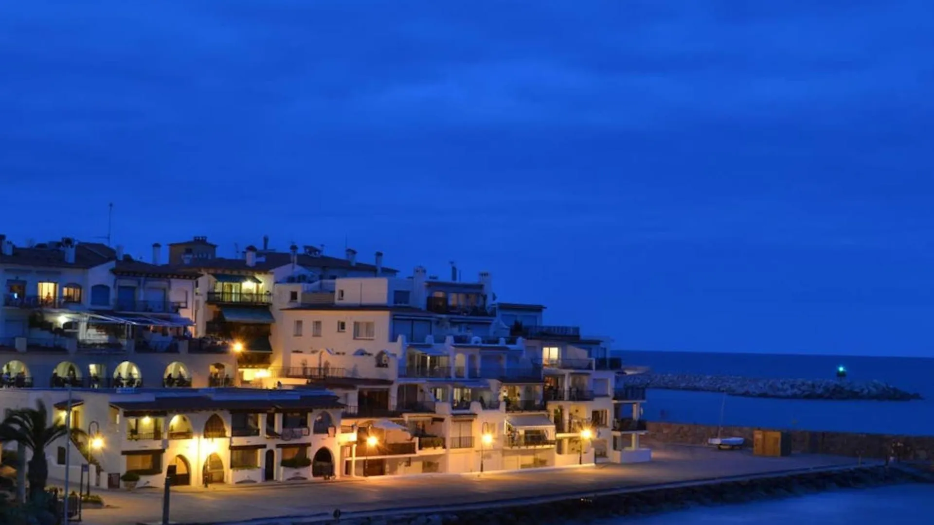 Apartment Spacious Flat With Sea Views, 3 Bedrooms, 2 Bathrooms And Next To The Beach!! Roda de Bera Spain