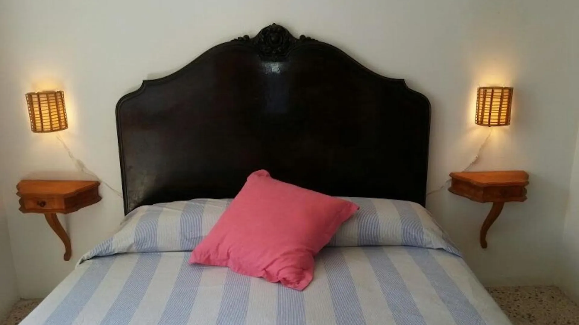 Spacious Flat With Sea Views, 3 Bedrooms, 2 Bathrooms And Next To The Beach!! Roda de Bera Apartment