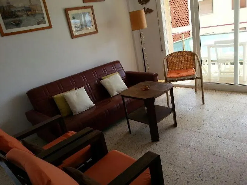 Spacious Flat With Sea Views, 3 Bedrooms, 2 Bathrooms And Next To The Beach!! Roda de Bera
