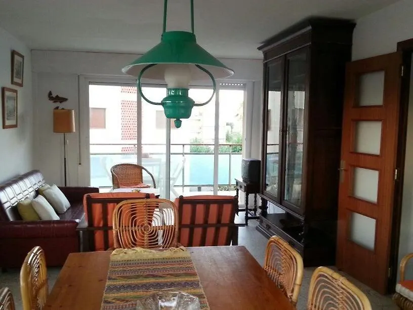 Apartment Spacious Flat With Sea Views, 3 Bedrooms, 2 Bathrooms And Next To The Beach!! Roda de Bera