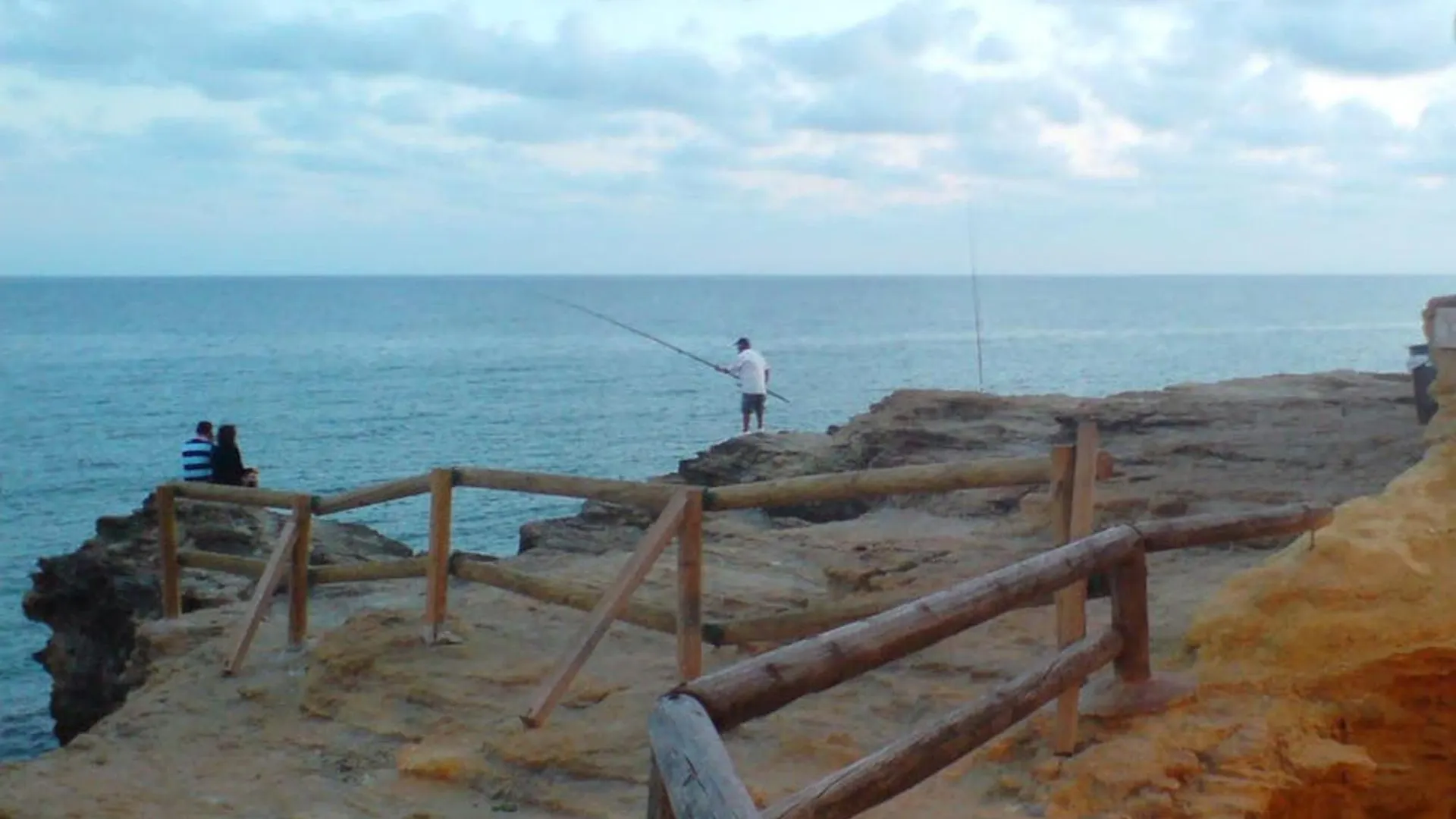 Spacious Flat With Sea Views, 3 Bedrooms, 2 Bathrooms And Next To The Beach!! Roda de Bera