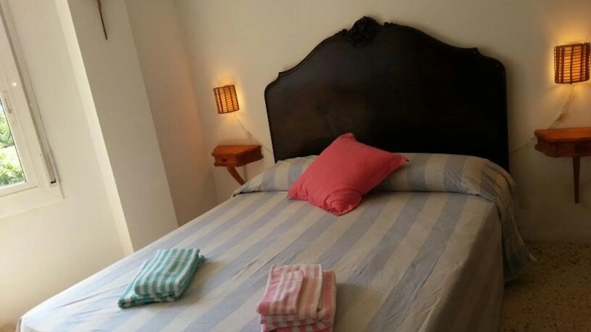 Spacious Flat With Sea Views, 3 Bedrooms, 2 Bathrooms And Next To The Beach!! Roda de Bera 0*,