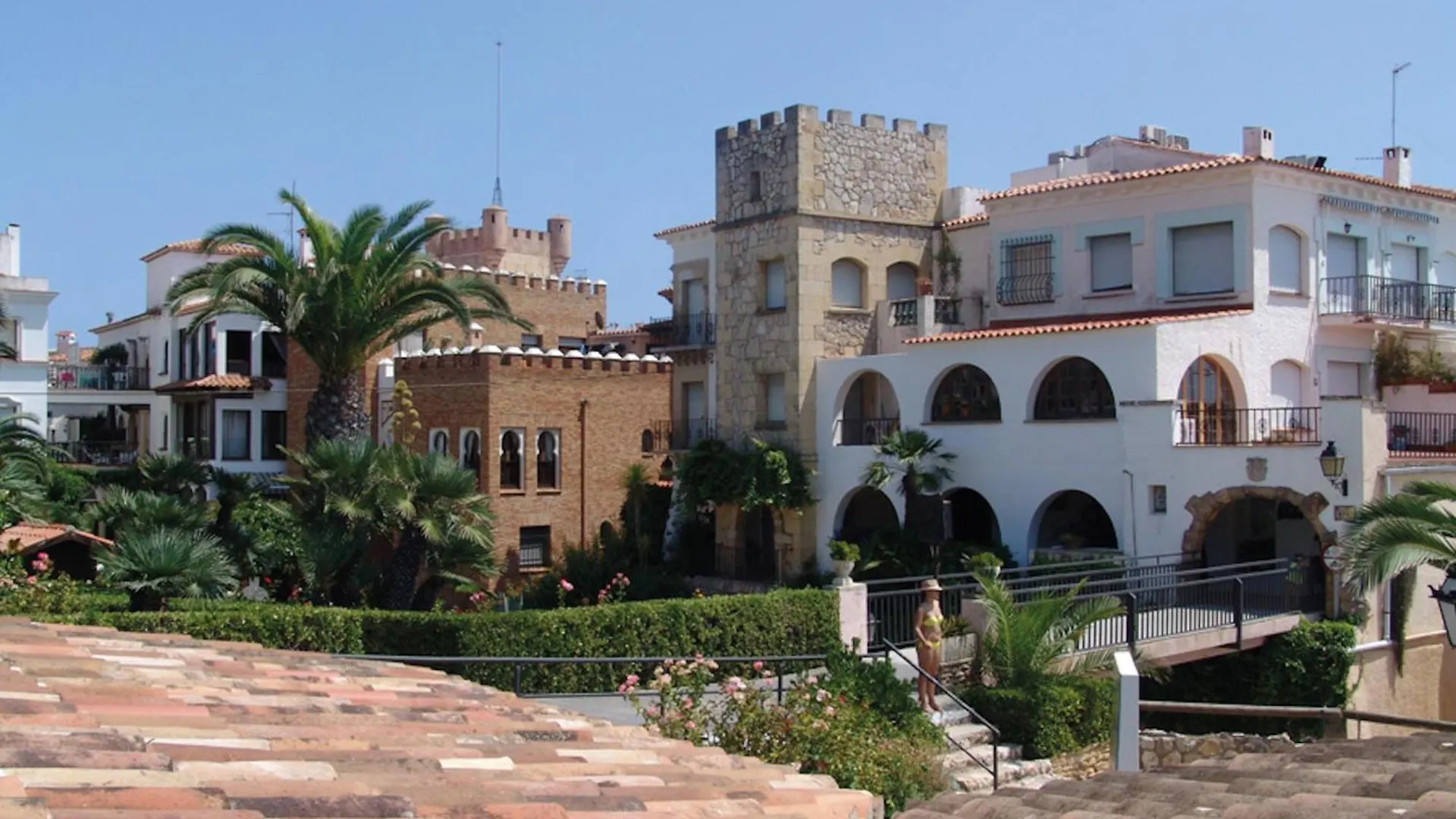 Spacious Flat With Sea Views, 3 Bedrooms, 2 Bathrooms And Next To The Beach!! Roda de Bera Apartment
