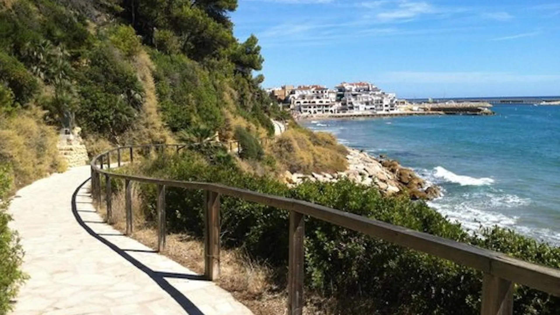 Spacious Flat With Sea Views, 3 Bedrooms, 2 Bathrooms And Next To The Beach!! Roda de Bera 0*,  Spain